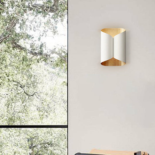 Minimalist Twist Wall Sconce With Metallic 2-Bulb Light Fixture For Porch