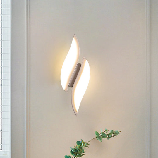 Leaf Led Wall Sconce: Simplicity Meets Acrylic White Lighting In Warm/White Light / Warm