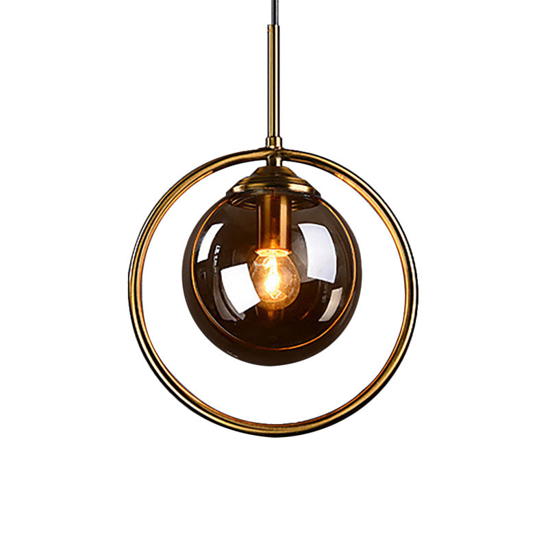 1-flammige Pendelleuchte mit Glaskugel und Ringrahmen – postmodernes Design