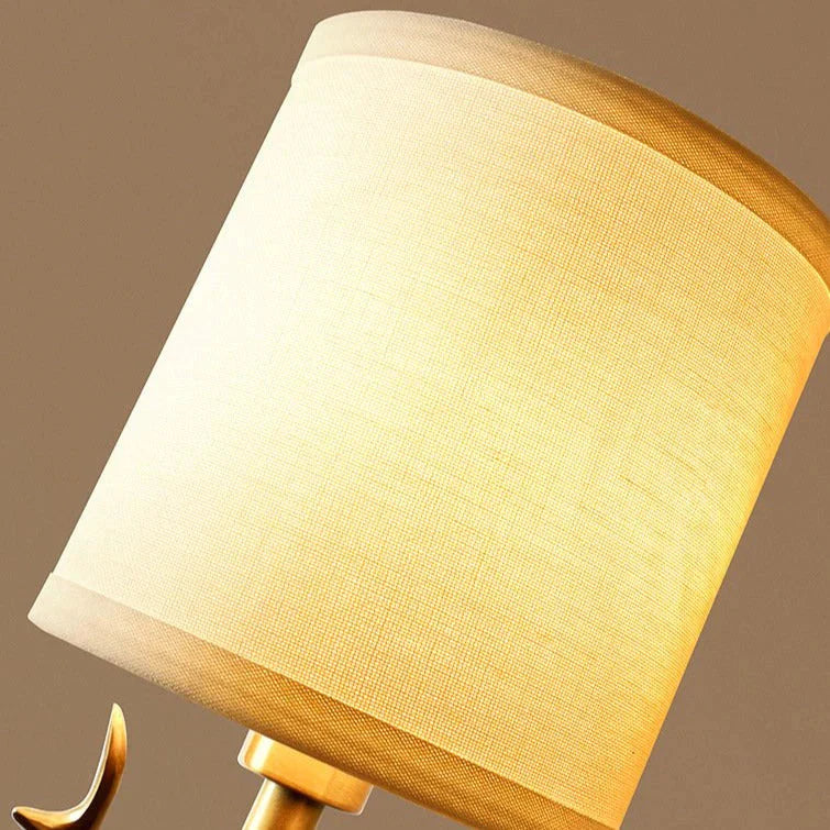 Kupferne Wandleuchte aus Kupfer im Schrankstil mit Geweih im Flur und Schlafzimmer