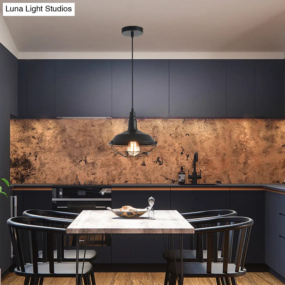 Farmhouse-Style Hanging Pendant Lamp With Tapered Cage In Barn-Shaped Black Metal