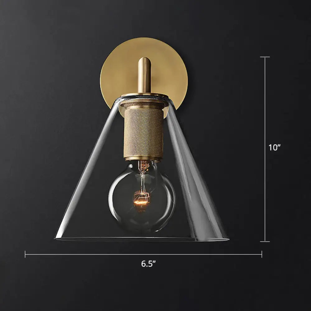 Minimalistic Brass Wall Sconce With Clear Glass For Bedside Lighting 1 /