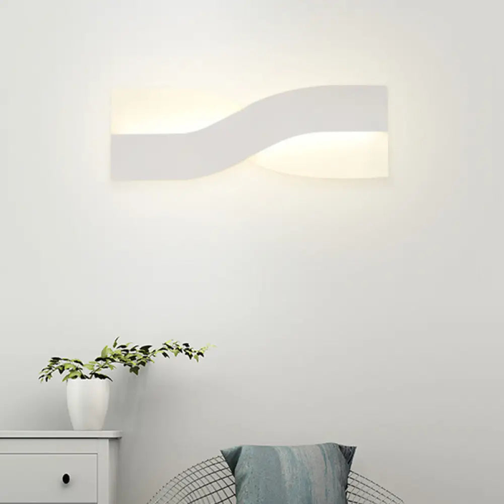 Modern Twisted Sconce Led Wall Mounted Light Fixture In Gold - Warm White /