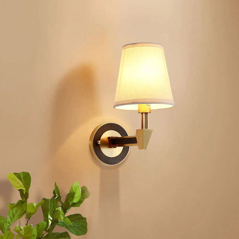 Nordische minimalistische Schlafzimmer-Nachttischlampe aus Kupfer