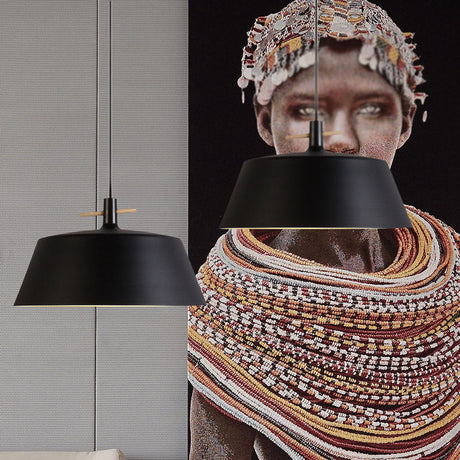 Contemporary Metallic Pendant Lamp With Shade - Black/White