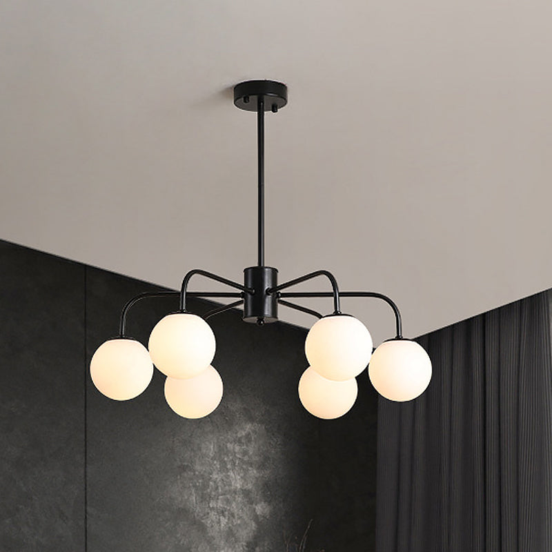 Moderner Kronleuchter aus weißer Glaskugel mit radialem Design – 6/8/10 Lichter, hängende Deckenleuchte, gebogener Arm