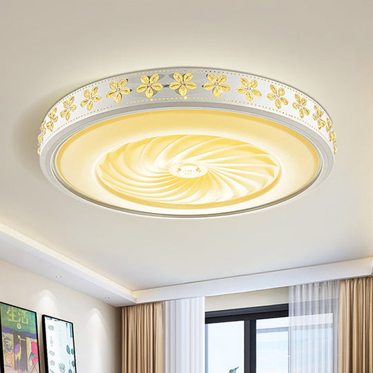 Minimalist Iron Led Ceiling Light With Flower Edge - White Circle Flush Mount For Living Room