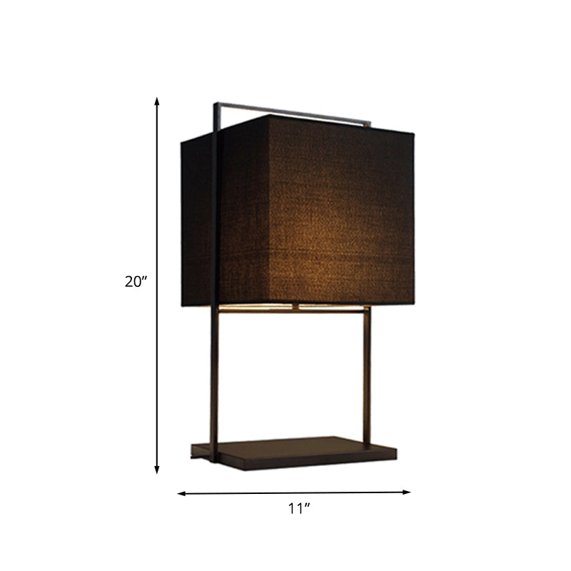 Ruby - Moderne Würfel-Nachttischlampe aus Stoff, Schwarz