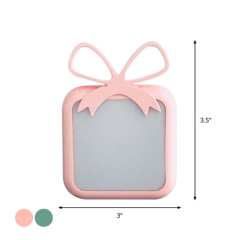 Childrens Light-Sensing Night Light - Gift-Shape Blue/Pink Plug-In Led Wall Lamp For Bedroom