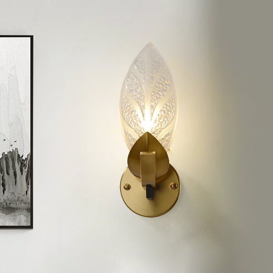 Gold Leaf Wall Light With Frosted Textured Glass 1 Bulb Colonial-Style Mount