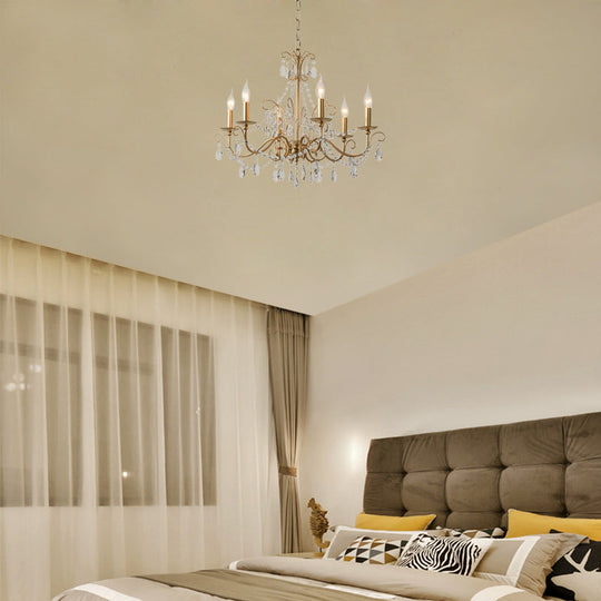 Moderne Pendelleuchte mit Kristallperlen und Champagner-Finish – 3/6 Lichter – Hängende Deckenleuchte

 Dieser überarbeitete Titel ist kürzer und prägnanter, enthält aber dennoch alle wichtigen Schlüsselwörter für SEO-Zwecke.