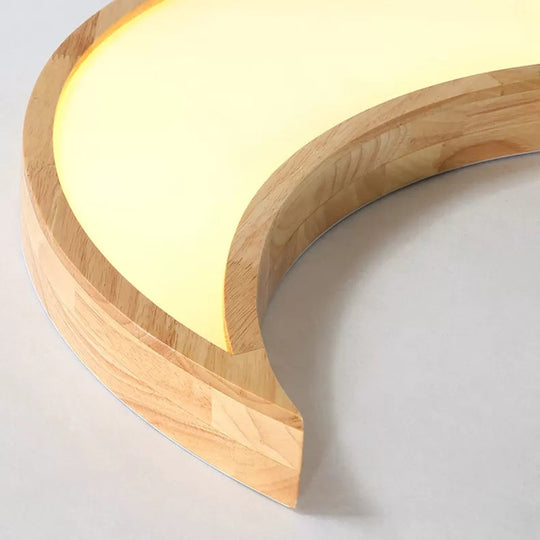 Nordic-Style Wood Star Moon Ceiling Mount Light For Nursing Room And Bedroom