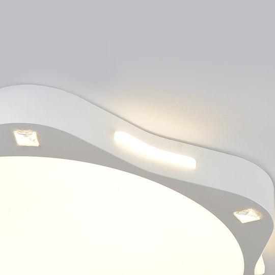 Contemporary Sun-Inspired Led Ceiling Lamp For Child Bedroom In Bright White Acrylic