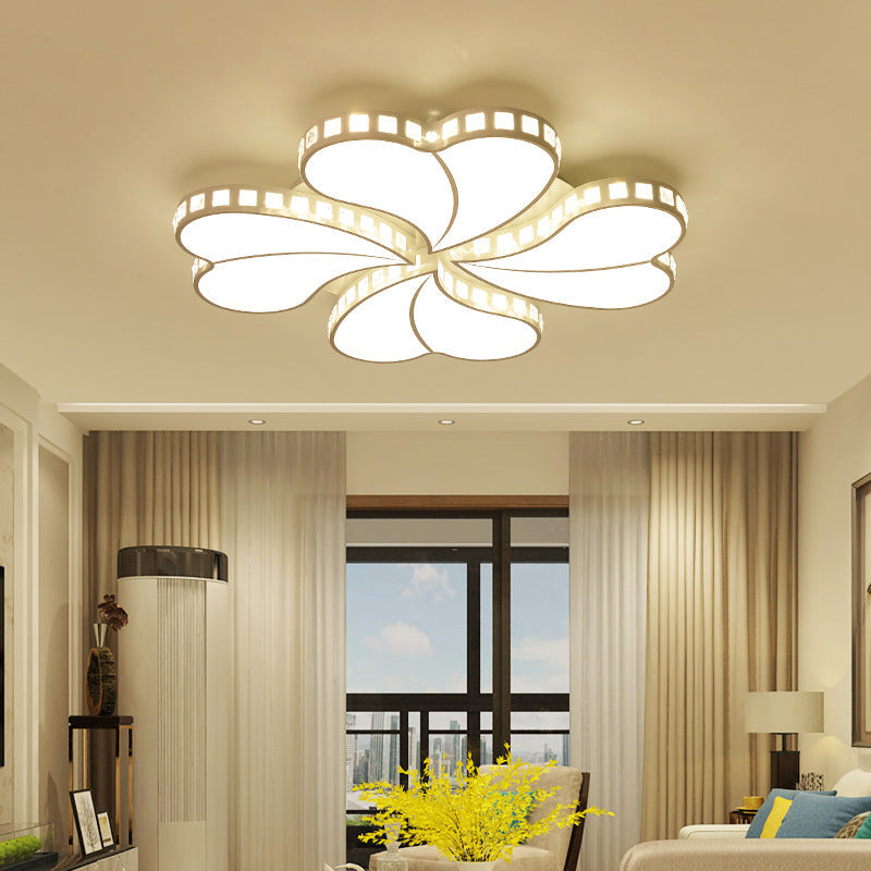 Child Bedroom Heart Flush Ceiling Light: Luxurious White Lamp With Crystal Accents / 20.5’