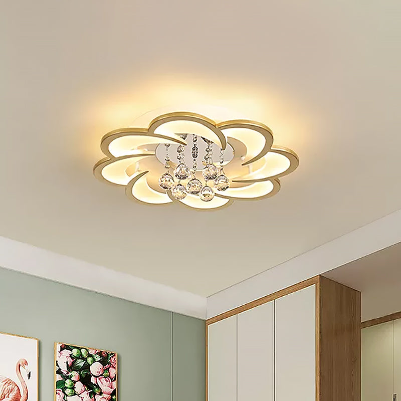Modernist Petal Flush Ceiling Light In Gold With Led Warm/White - Available 20.5’/27’ Sizes