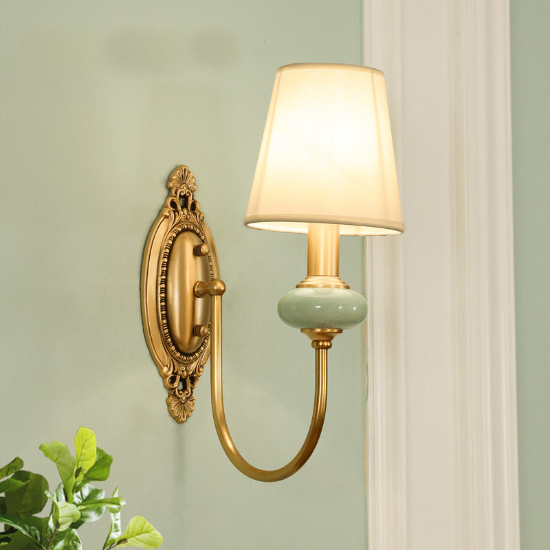 Gold Swoop Arm Wall Light With Traditional Metal Design - 1/2-Head Sconce Lamp