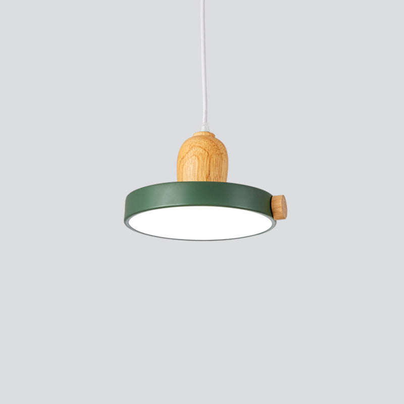 Moderne runde Hängelampe aus Metall mit 1 Pendelleuchte und Holzplatte – perfekt für das Wohnzimmer