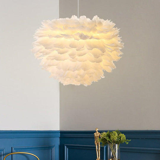 White Feather Round Pendant Ceiling Light - Nordic Style Single-Bulb Suspension / B