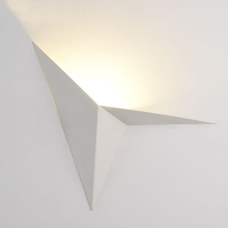Modern Triangle Led Sconce Wall Light With Metallic Flush Mount - Ideal For Corridors White /