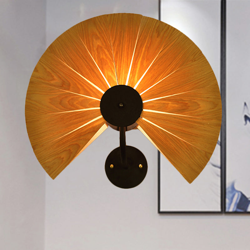 Handmade Wood Veneer Wall Sconce With Modern Stylish Design And 1 Light - Perfect For Restaurants