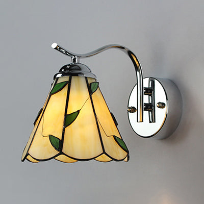 Country Stained Glass Wall Lamp: Scalloped Edged 1 Light White/Beige Bedside Fixture