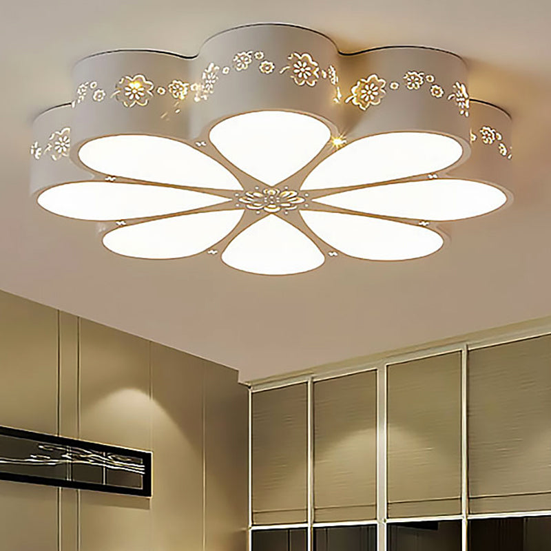 White Etched Petal Metal Ceiling Light For Kids’ Bedroom Or Bathroom / D