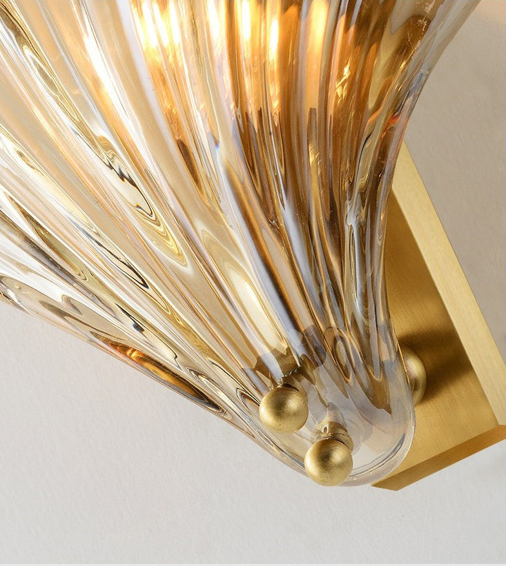 Modern Scalloped Metal Wall Sconce With Shell Shade For Corridor Décor