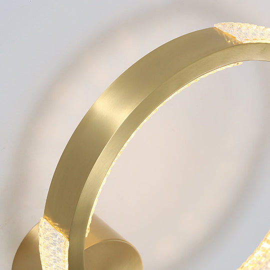 Golden Metal Wall Sconce Light For Fashionable Ambient Lighting