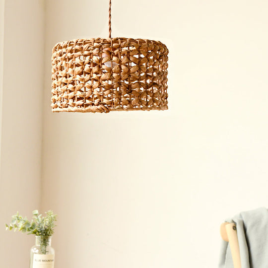 Traditionelle braune Rattan-Trommel-Pendelleuchte | Hängelampe mit einer Glühbirne für das Esszimmer