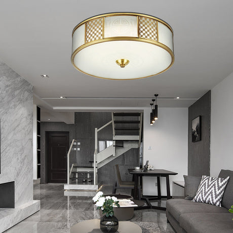 14/18 Wide 4-Light Colonial Drum Flush Mount Ceiling Light With Milky Glass Flushmount In Brass
Or