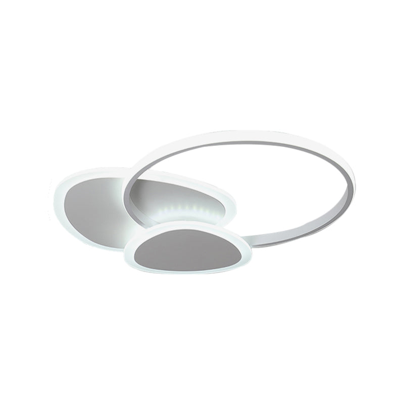 Stylish Flaky Triangle Ceiling Light: Modern Acrylic Led Flush Mount Lamp (16’/18’ W) In