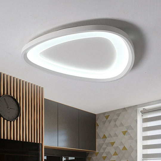 Modern Triangle Ceiling Mount Light - 18’/23.5’ W Stylish Metal Led Flush Lighting Warm/White