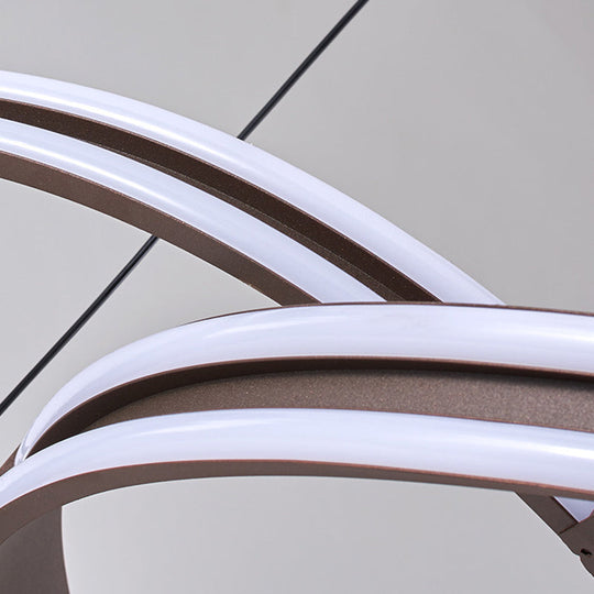 Moderne Kaffee-Kronleuchterlampe aus Metall – Nahtloses Kurvendesign | LED-Pendelleuchte, warmweißes Leuchten