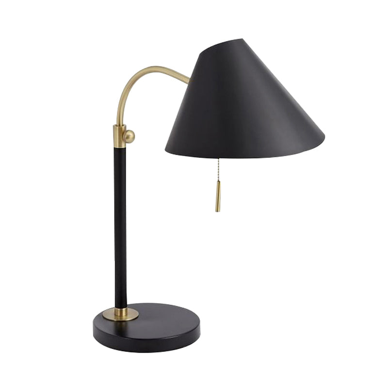 Black Flared Iron Table Lamp With Pull Chain For Study Room