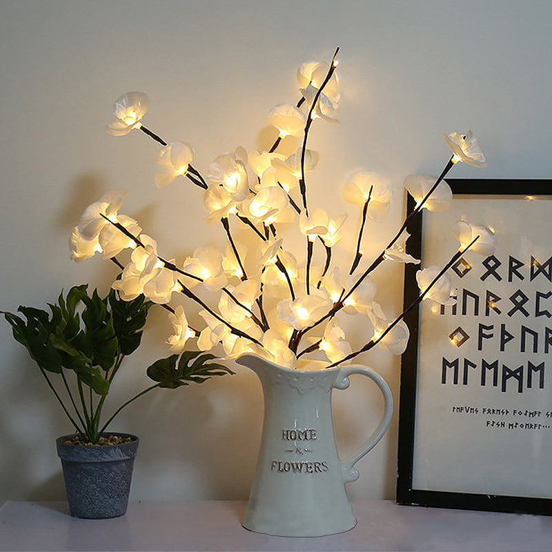 Vindemiatrix - Table Lamp White