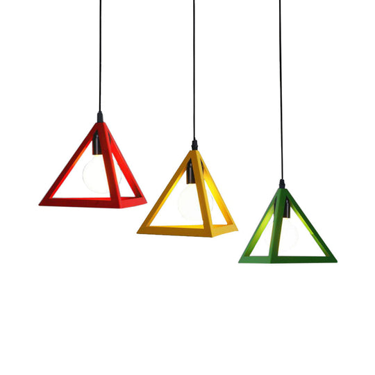 Retro Industrial Hanging Lamp With 3 Triangle Metallic Heads And Wire Guard In Black/White