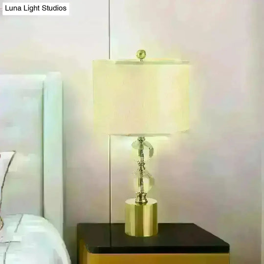 Zaniah - 1-Head 1 Head Night Lamp Classic Bedroom Crystal Nightstand Light With Round Fabric Shade