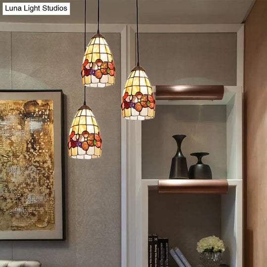 Yellow Shell Bell Cluster Pendant Light With Baroque Design 3 Bulbs And Linear/Round Canopy / Round