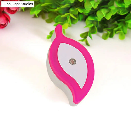 Cartoon Plug-In Led Night Lamp For Kids Room - Plastic Leaf Mini Wall Lighting In Green/Pink/White