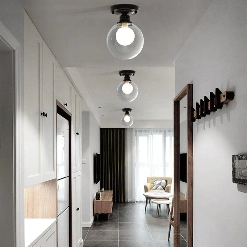 Chana – Moderne, minimalistische Deckenlampe mit Glasbirne