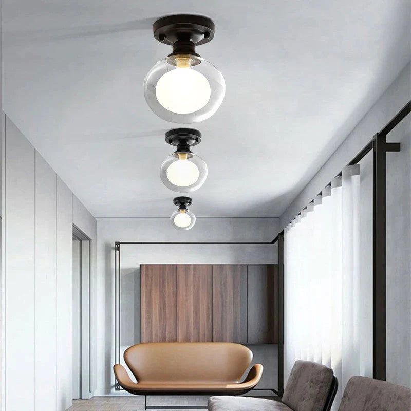 Chana – Moderne, minimalistische Deckenlampe mit Glasbirne