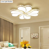 Child Bedroom Heart Flush Ceiling Light: Luxurious White Lamp With Crystal Accents