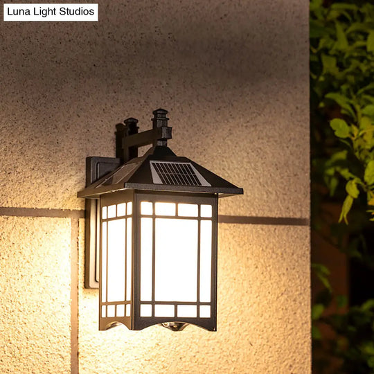 Classic Outdoor Solar Wall Lighting Fixture - House Shaped Aluminum Led Sconce