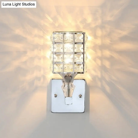 Clear Crystal And Metal Cubic Shade Wall Sconce: Modern Stylish 1 Light Fixture (Silver/Gold) For