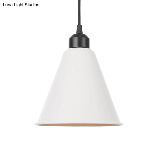 Farmhouse Black/White Pendant Light With Metal Shade