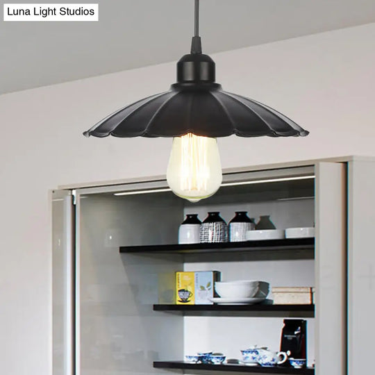 Farmhouse Black/White Pendant Light With Metal Shade Black / Wavy