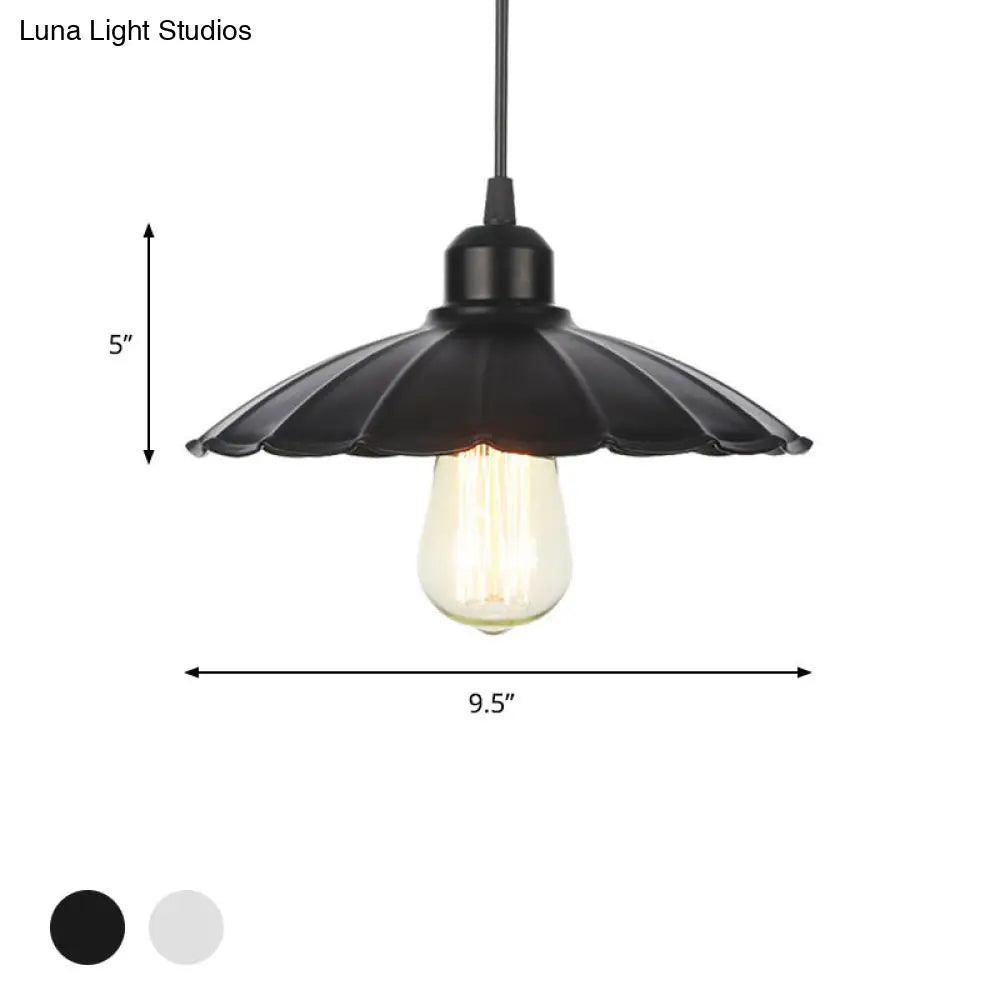 Farmhouse Black/White Pendant Light With Metal Shade
