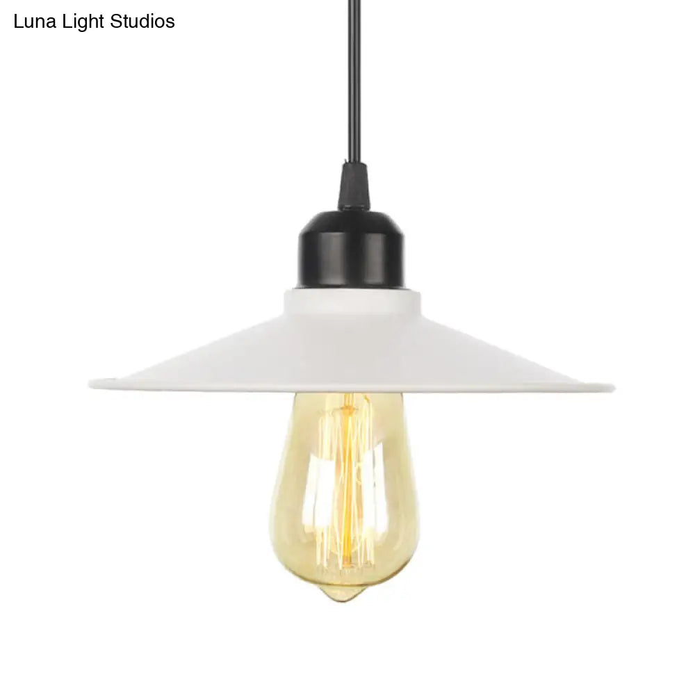 Farmhouse Black/White Pendant Light With Metal Shade