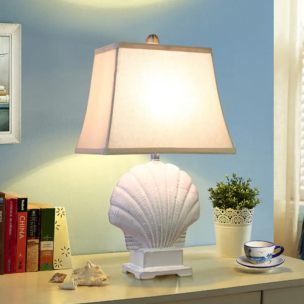 Green/White Ceramic Shell Night Light Table Lamp With Pagoda Shade - Handmade Country Style 1 Bulb
