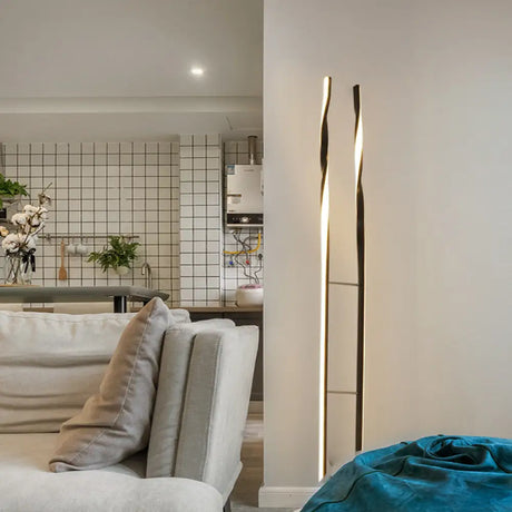 Minimalist Black Ladder Standing Lamp: Acrylic Led Floor Lighting For Bedroom Reading -